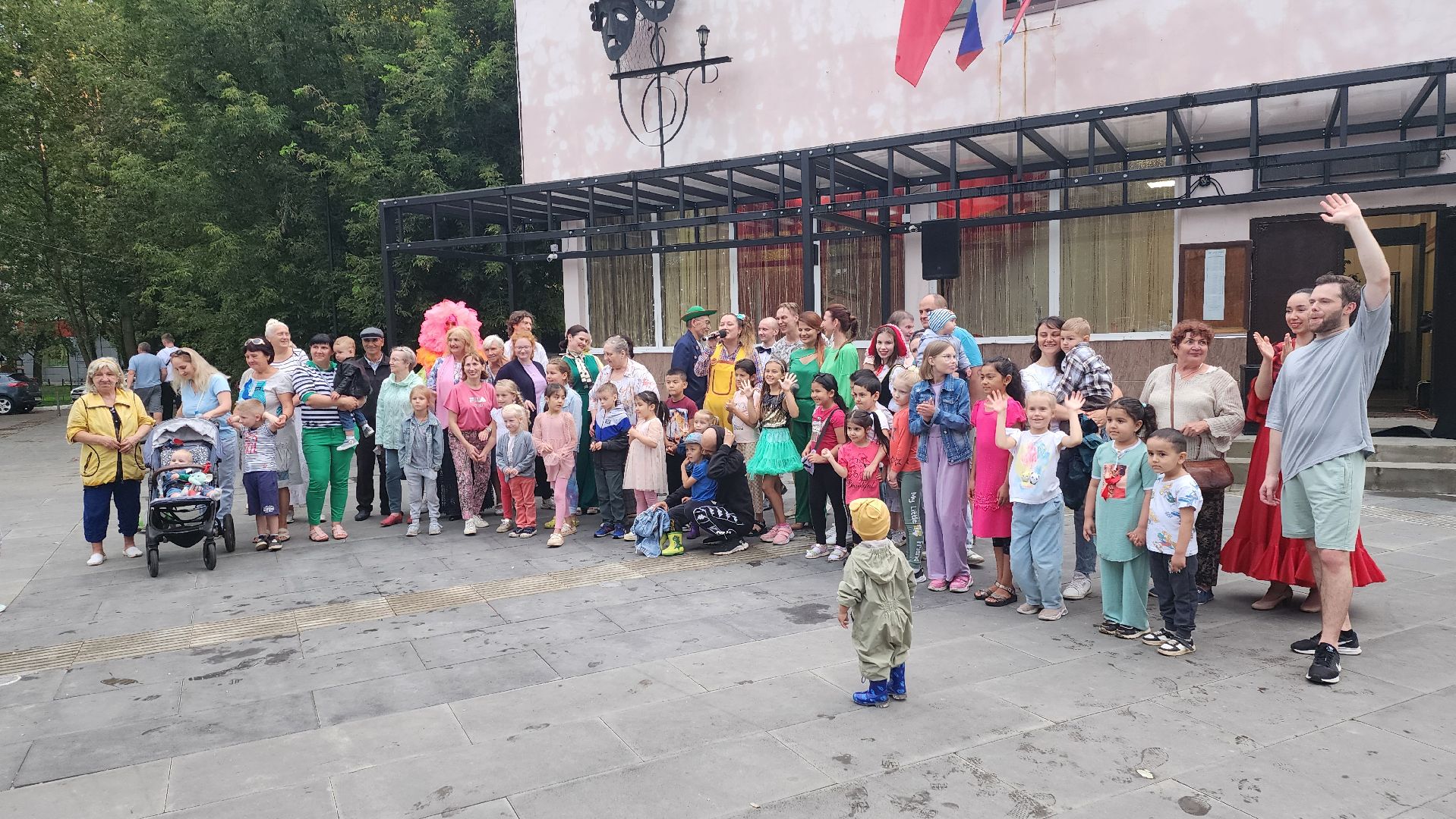 Долгопрудный, театр «Город», День физкультурника, зарядка