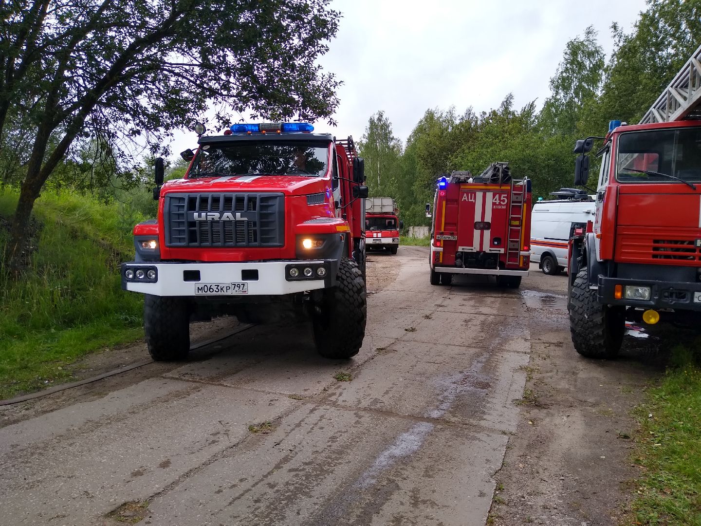 Раменское, ЧП, пожар на складе пластиковых изделий в Раменском, пострадавших нет
