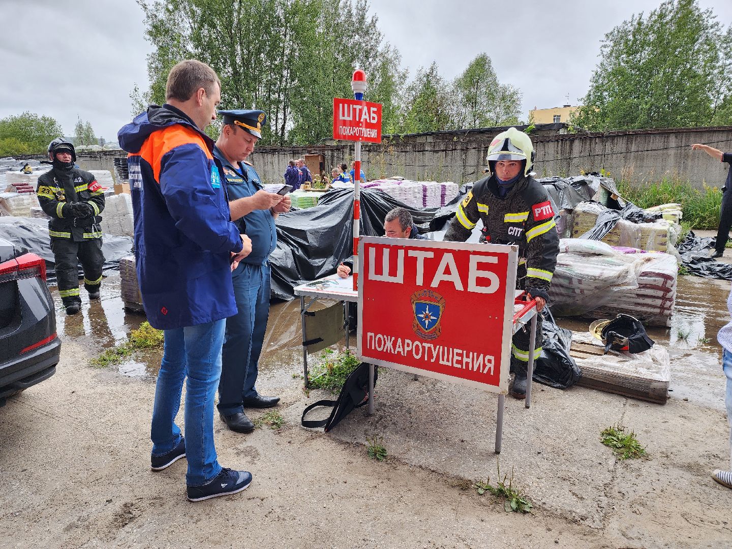 Раменское, ЧП, пожар на складе пластиковых изделий в Раменском, пострадавших нет