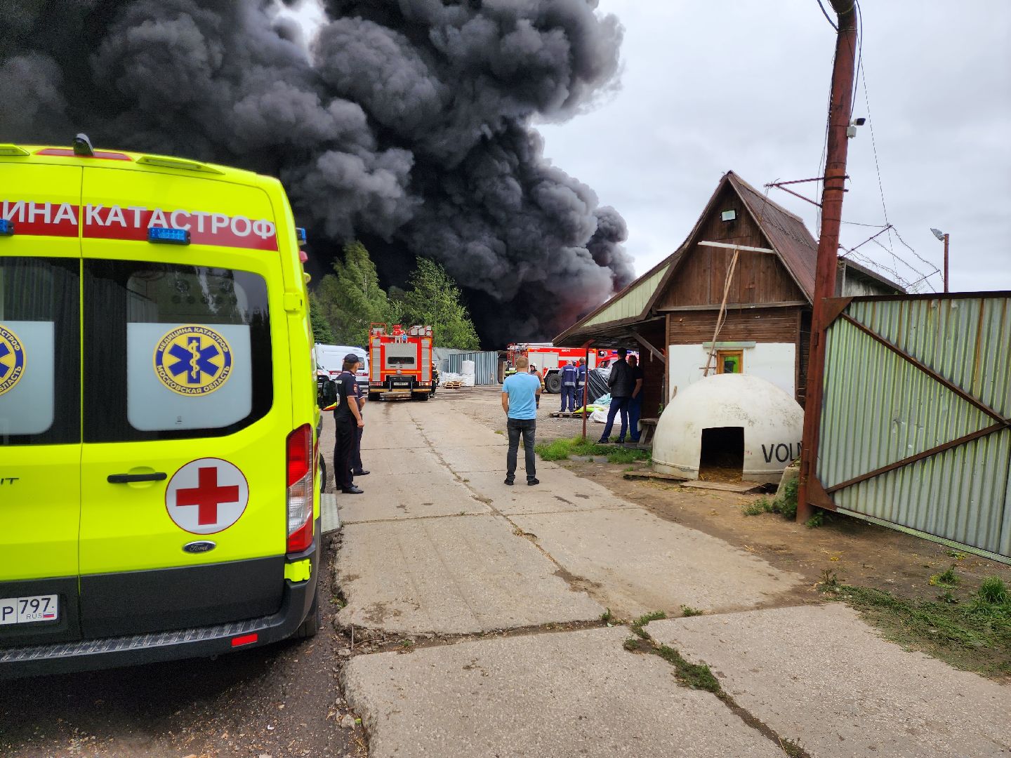 Раменское, ЧП, пожар на складе пластиковых изделий в Раменском, пострадавших нет