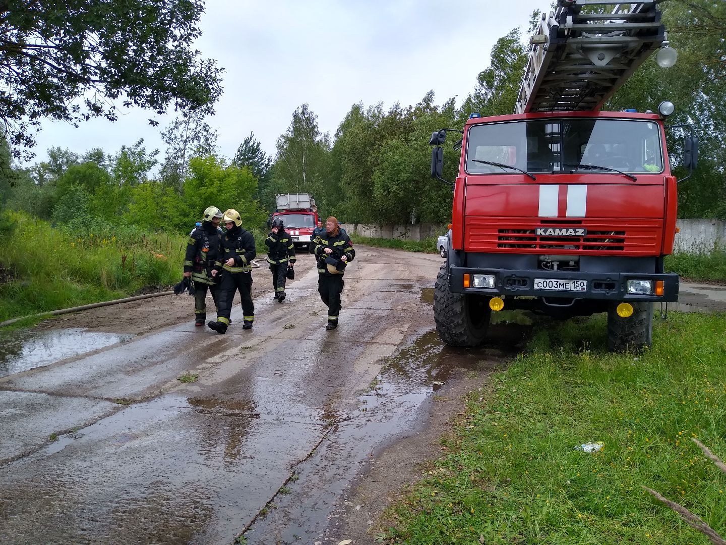Раменское, ЧП, пожар на донинском шоссе, загорелся склад пластиковых изделий