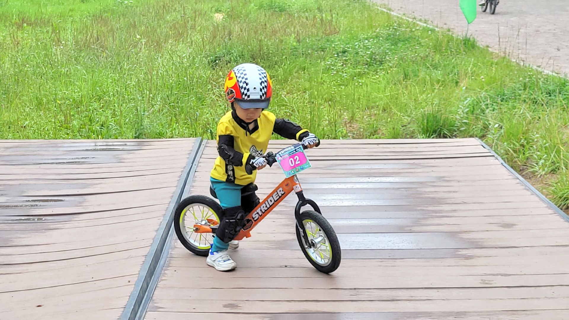 спорт; физкультура; апаринки; видное