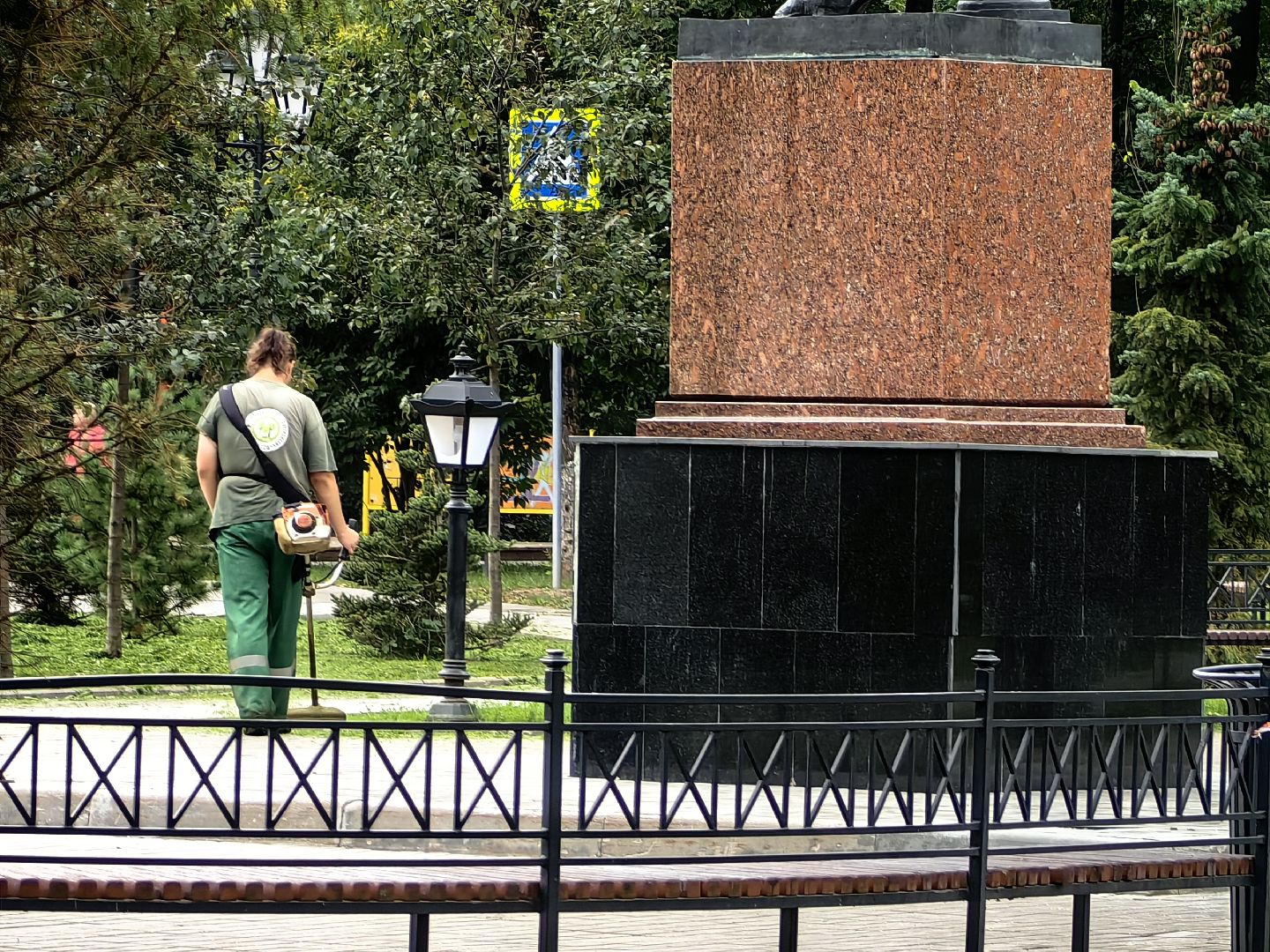 Газон, трава, сквер, улица