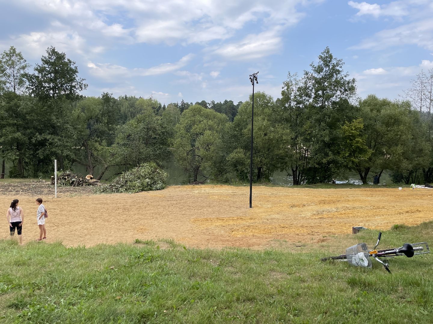 Благоустройство, озеро, песок, пляж