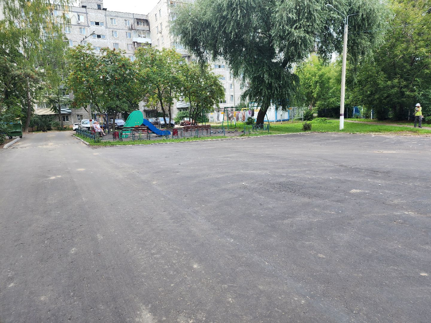 Павловский Посад, городской округ Павловский Посад, люди, благоустройство, двор асфальт, жители