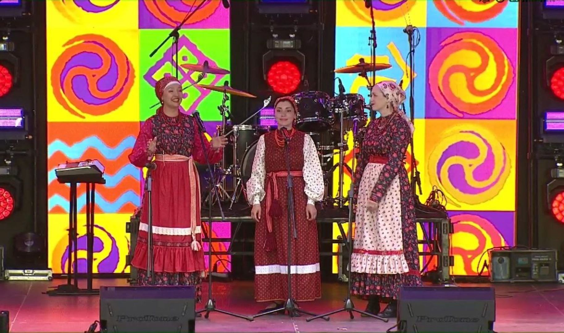 Балашиха, КДЦ «Заря», фестиваль «МИР Сибири», народные песни, фольклор, Ой да распроклятые таёжные комары, Шушенское