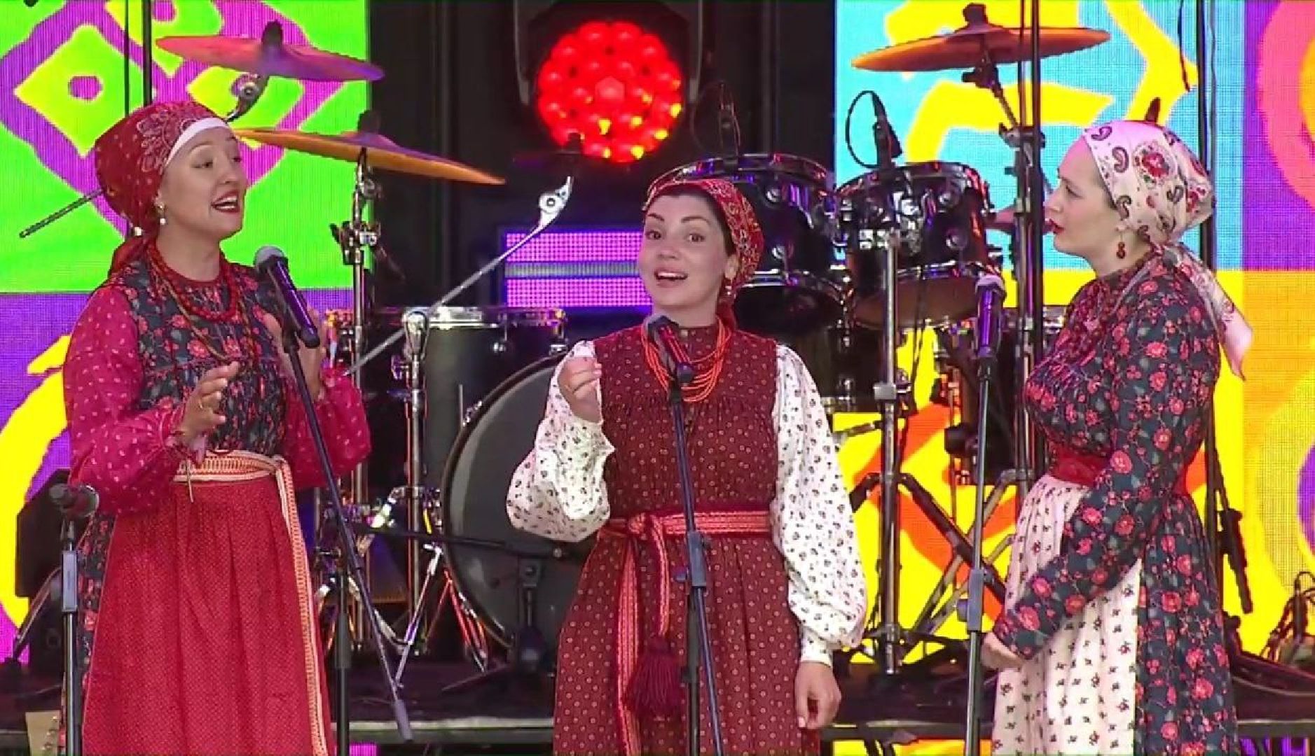 Балашиха, КДЦ «Заря», фестиваль «МИР Сибири», народные песни, фольклор, Ой да распроклятые таёжные комары, Шушенское