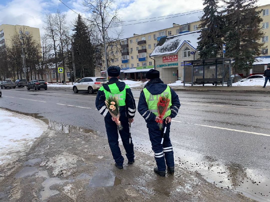 праздник, автомобили, ГАИ, 8 марта, Воскресенск, автоледи