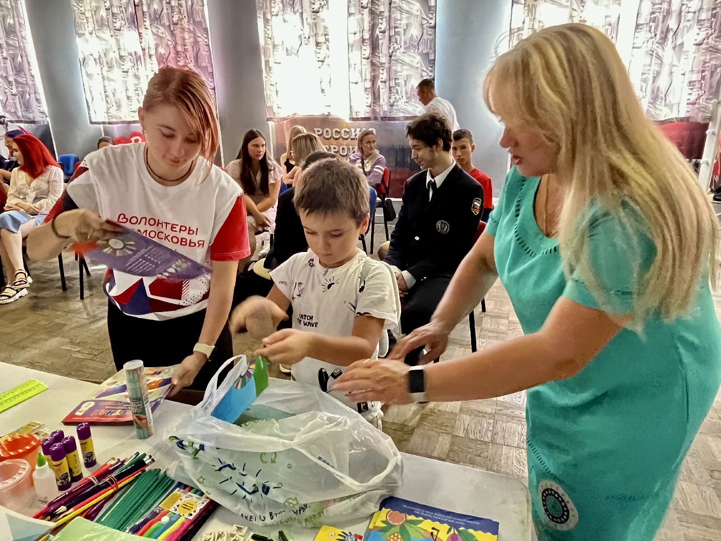 Наро-Фоминск, доброе дело школьникам Донбасса, собери ребёнка в школу, дети Донбасса, День знаний, благотворительная акция, Александр Барановв