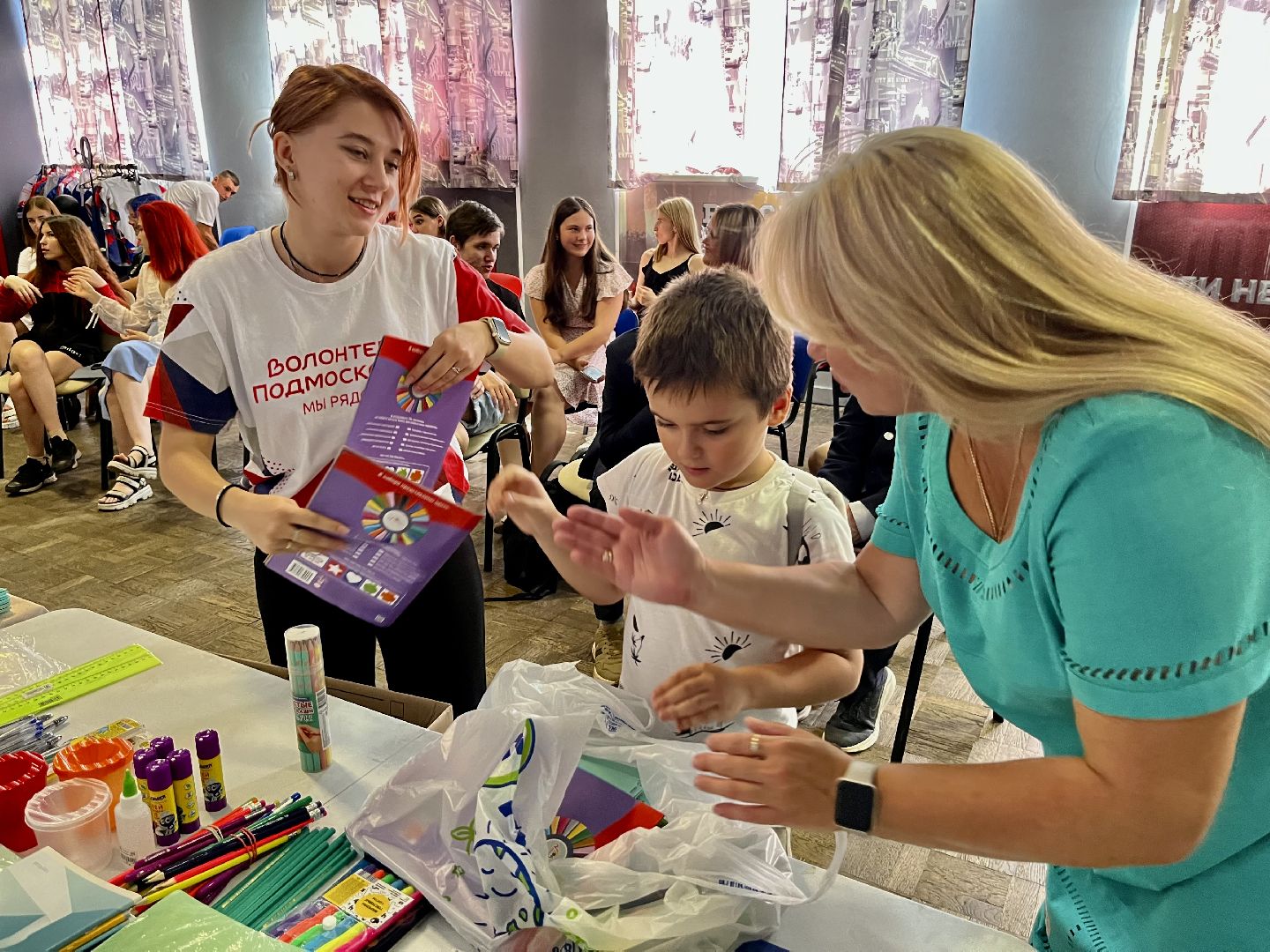 Наро-Фоминск, доброе дело школьникам Донбасса, собери ребёнка в школу, дети Донбасса, День знаний, благотворительная акция, Александр Барановв