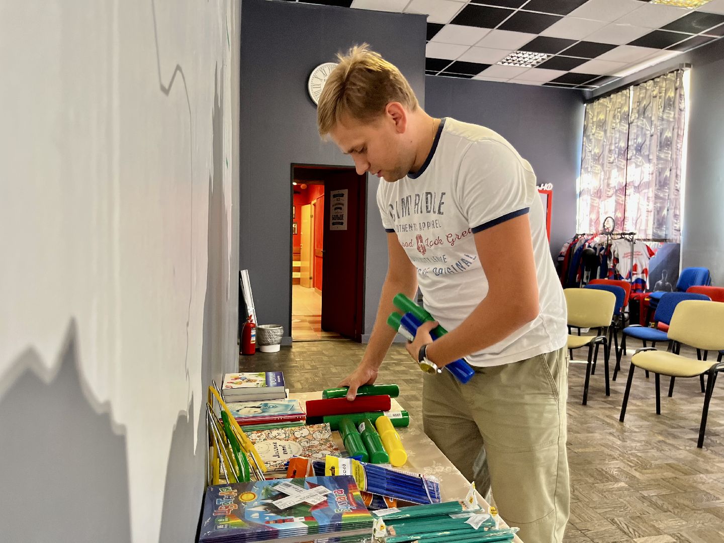 Наро-Фоминск, доброе дело школьникам Донбасса, собери ребёнка в школу, дети Донбасса, День знаний, благотворительная акция, Александр Барановв