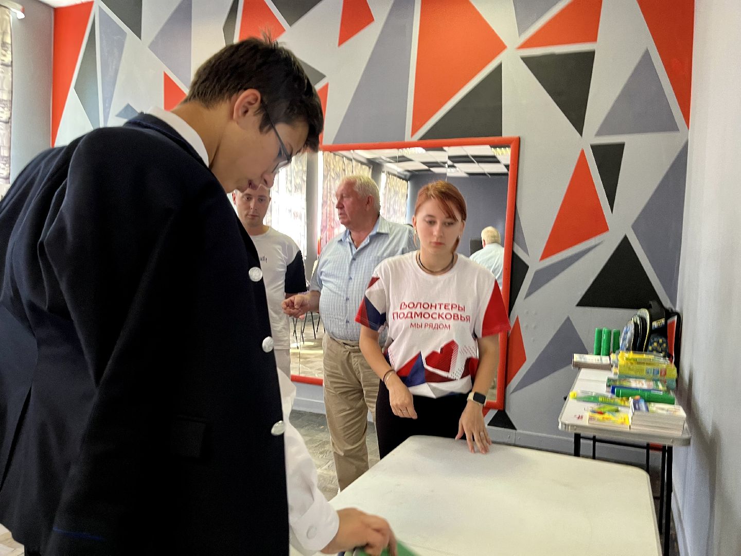 Наро-Фоминск, доброе дело школьникам Донбасса, собери ребёнка в школу, дети Донбасса, День знаний, благотворительная акция, Александр Барановв