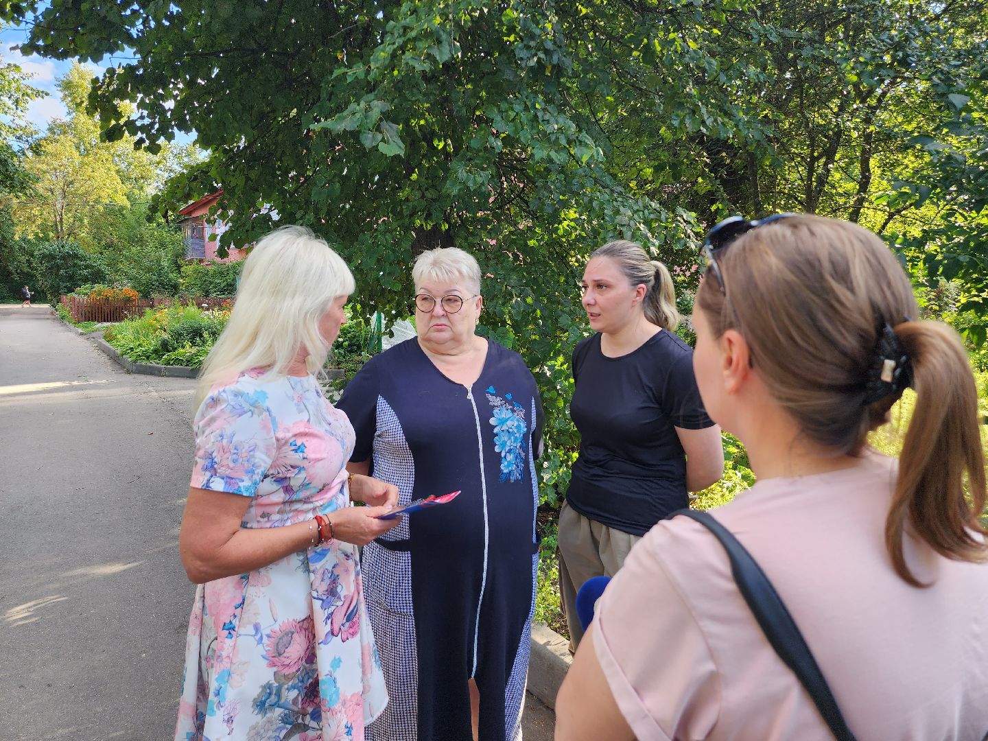 улица швагирева, серпухов, двор, дворовая территория, встреча с жителями, депутат,