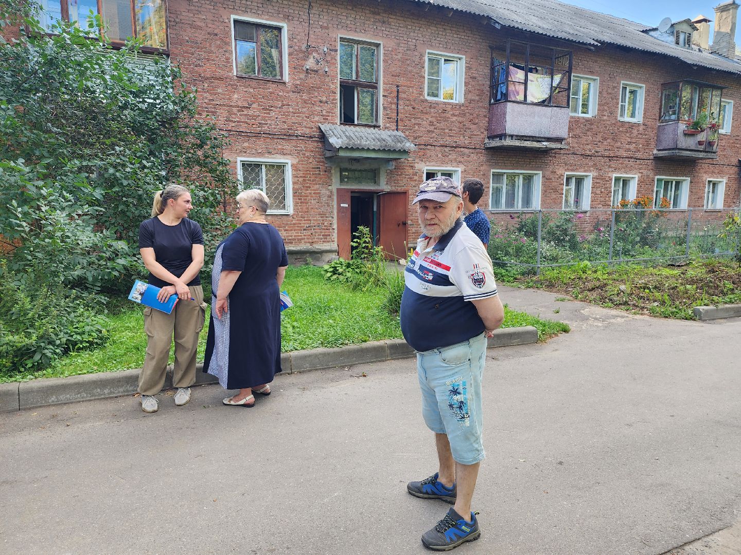 улица швагирева, серпухов, двор, дворовая территория, встреча с жителями, депутат,