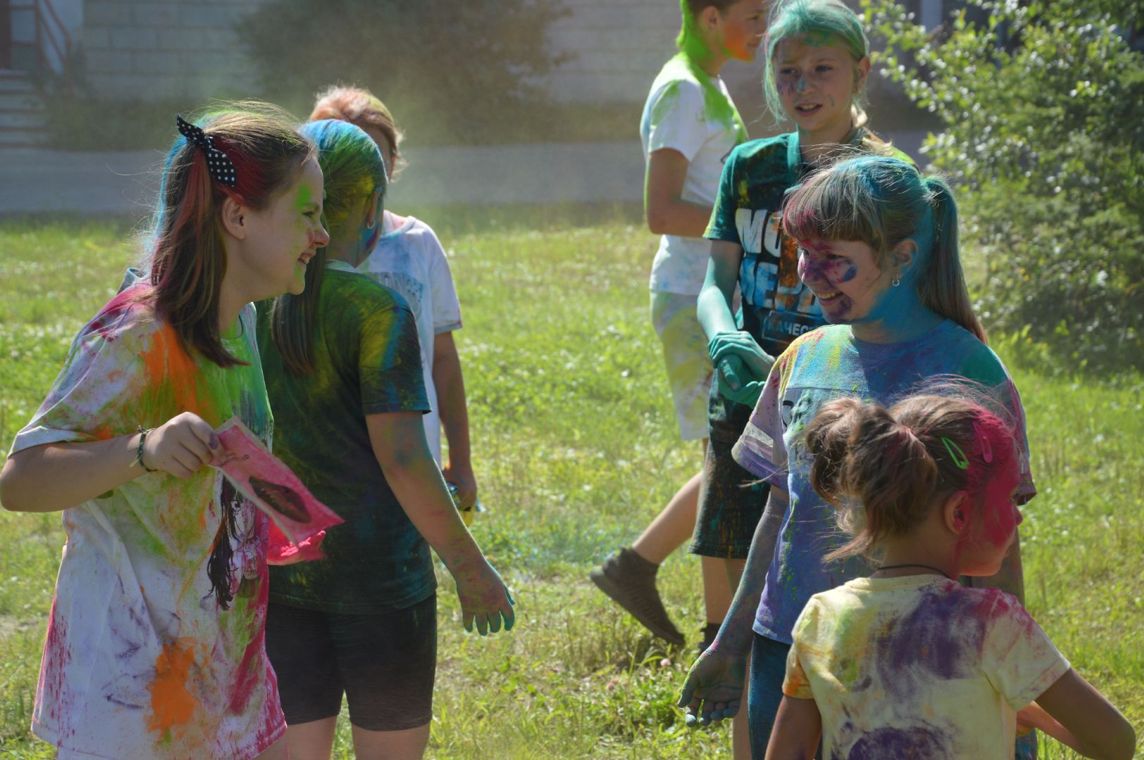 Шатура, Керва, краски Холи, Холи Индия, праздник двора