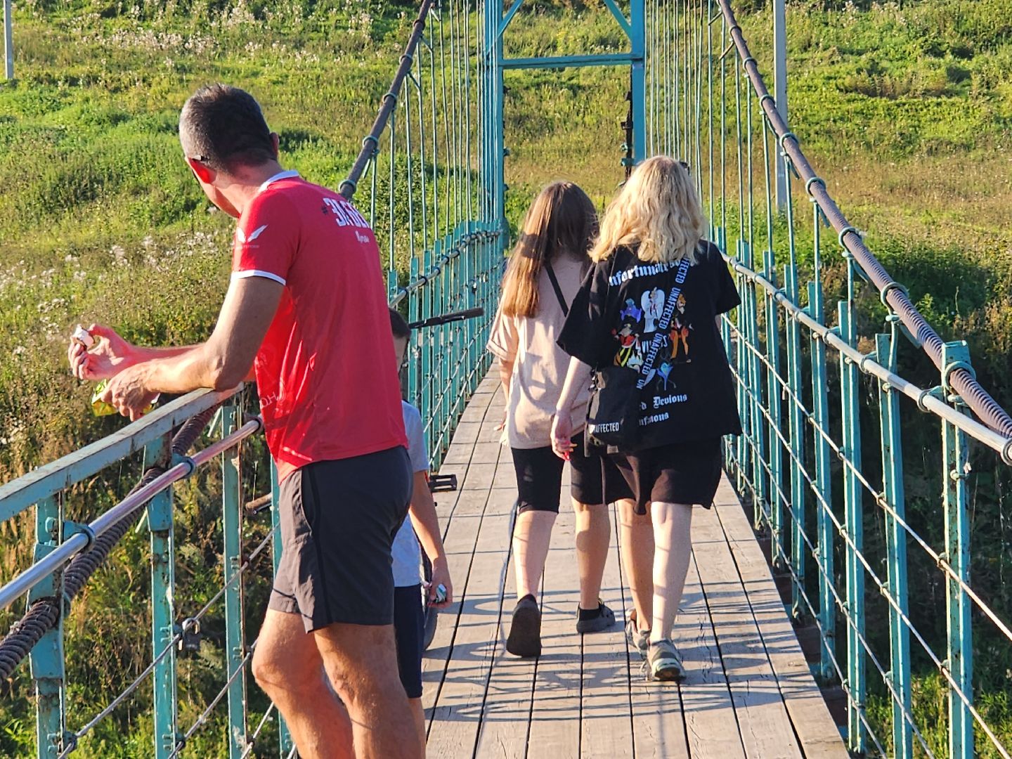 Звенигород, туризм, Каринское, экскурсионный маршрут по подвесным мостам, Дети понедельника, Алла Сурикова, мост