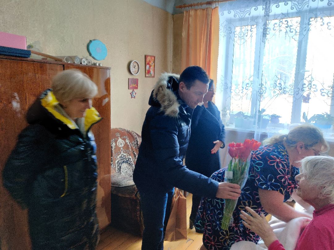 Красноармейск, 8 марта, женщины герои, депутат Легков, ветераны ВОВ, жены бойцов СВО