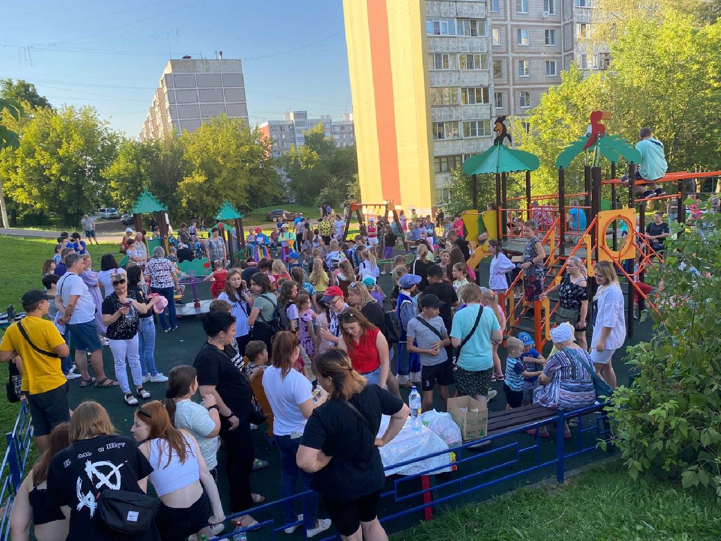 Чехов, праздник, двор, жители, депутат, ЖКХ, администрация