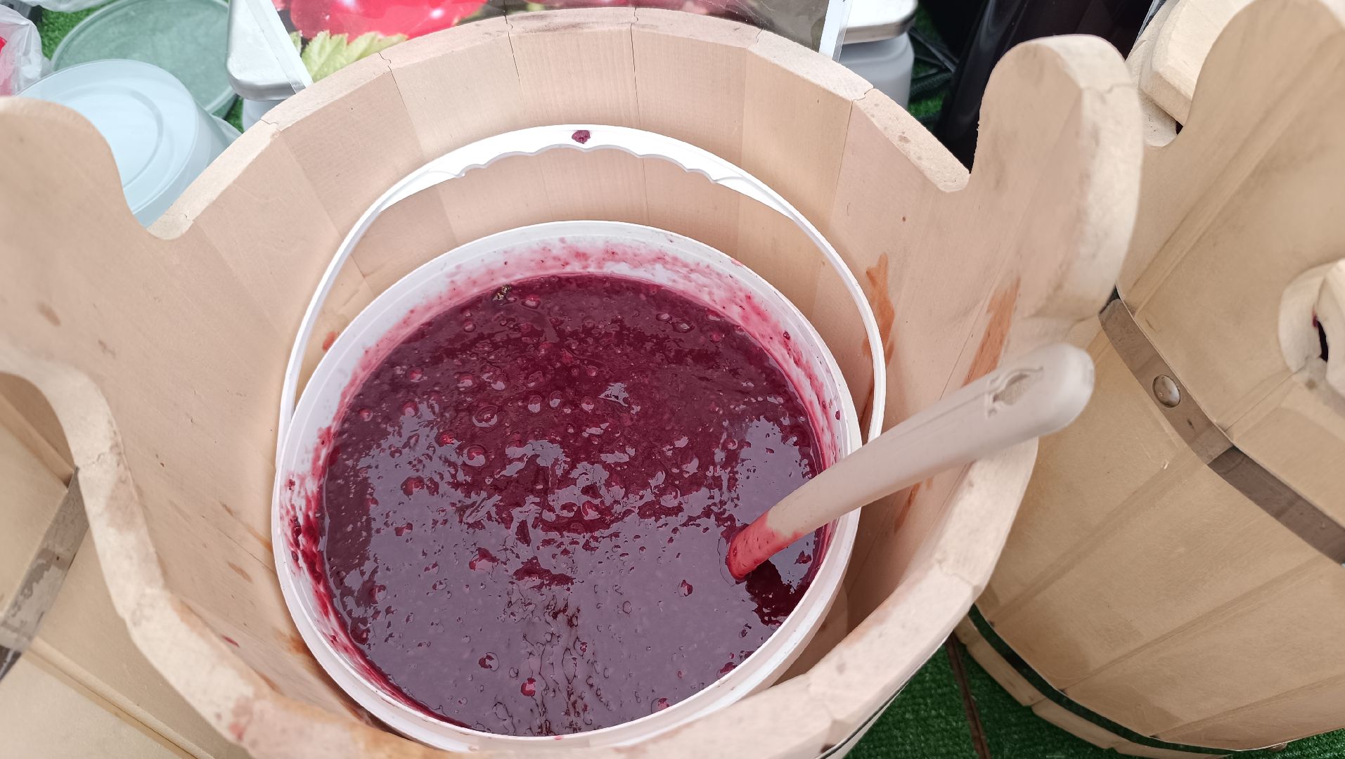 Лобня, ярмарка, мёд, ягоды