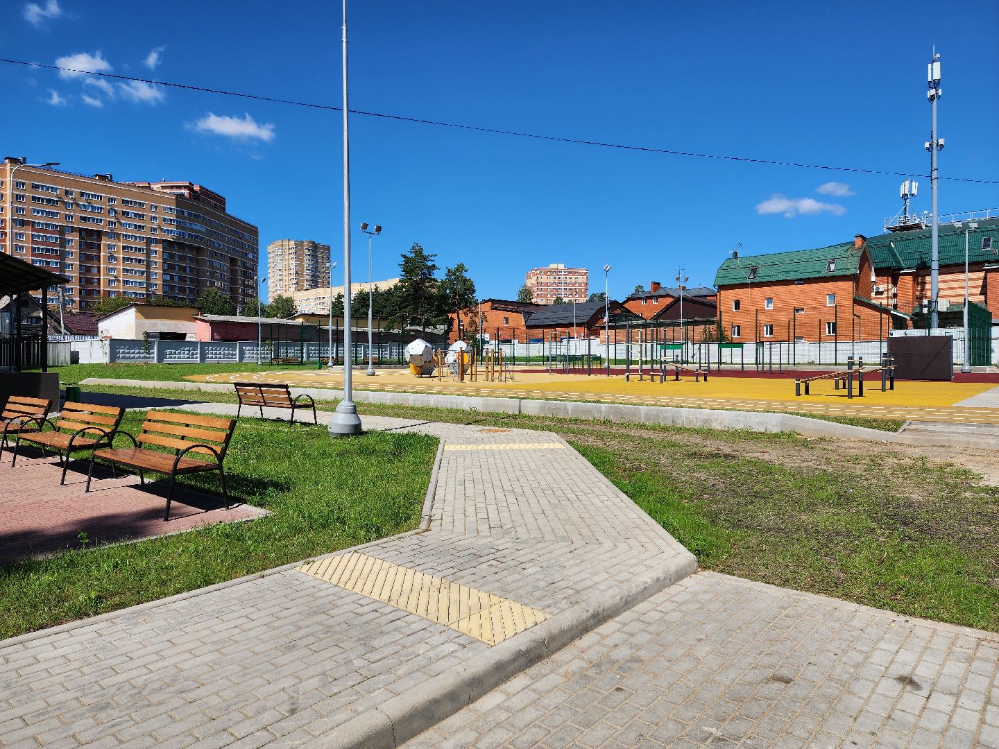 Раменское, благоустройство, на территории Раменской средней школы №6 оборудовали новую спортивную площадку