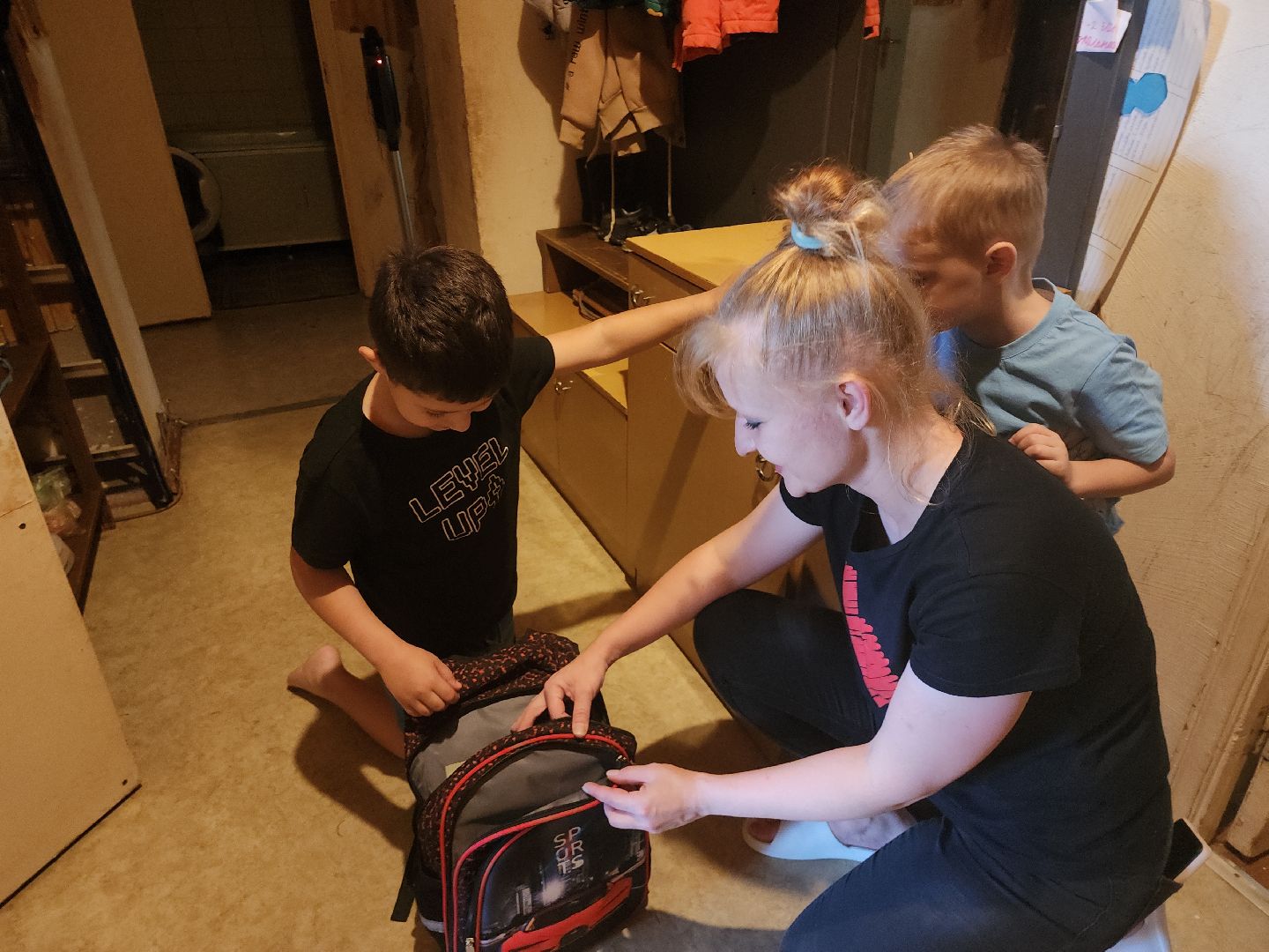 дети; подарочный рюкзак; день знаний; команда губернатора