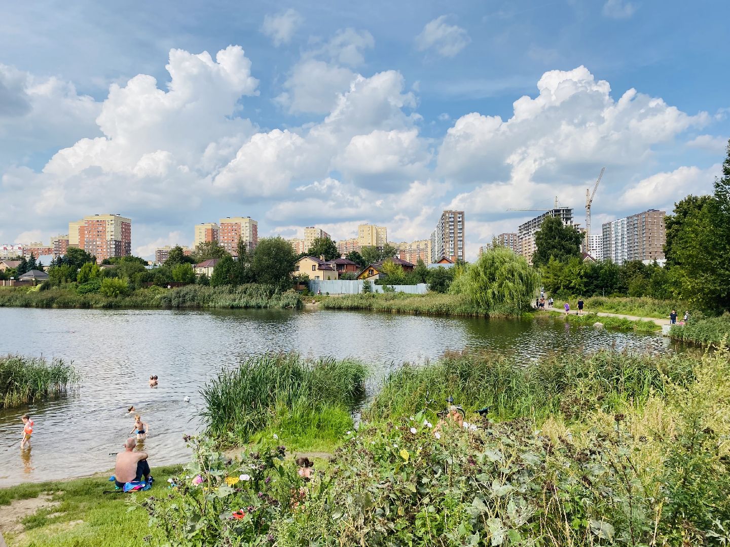 Балашиха, Малый Саввинский пруд, купальный сезон, лето прощай
