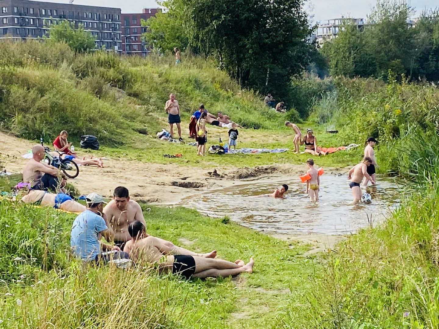 Балашиха, Малый Саввинский пруд, купальный сезон, лето прощай