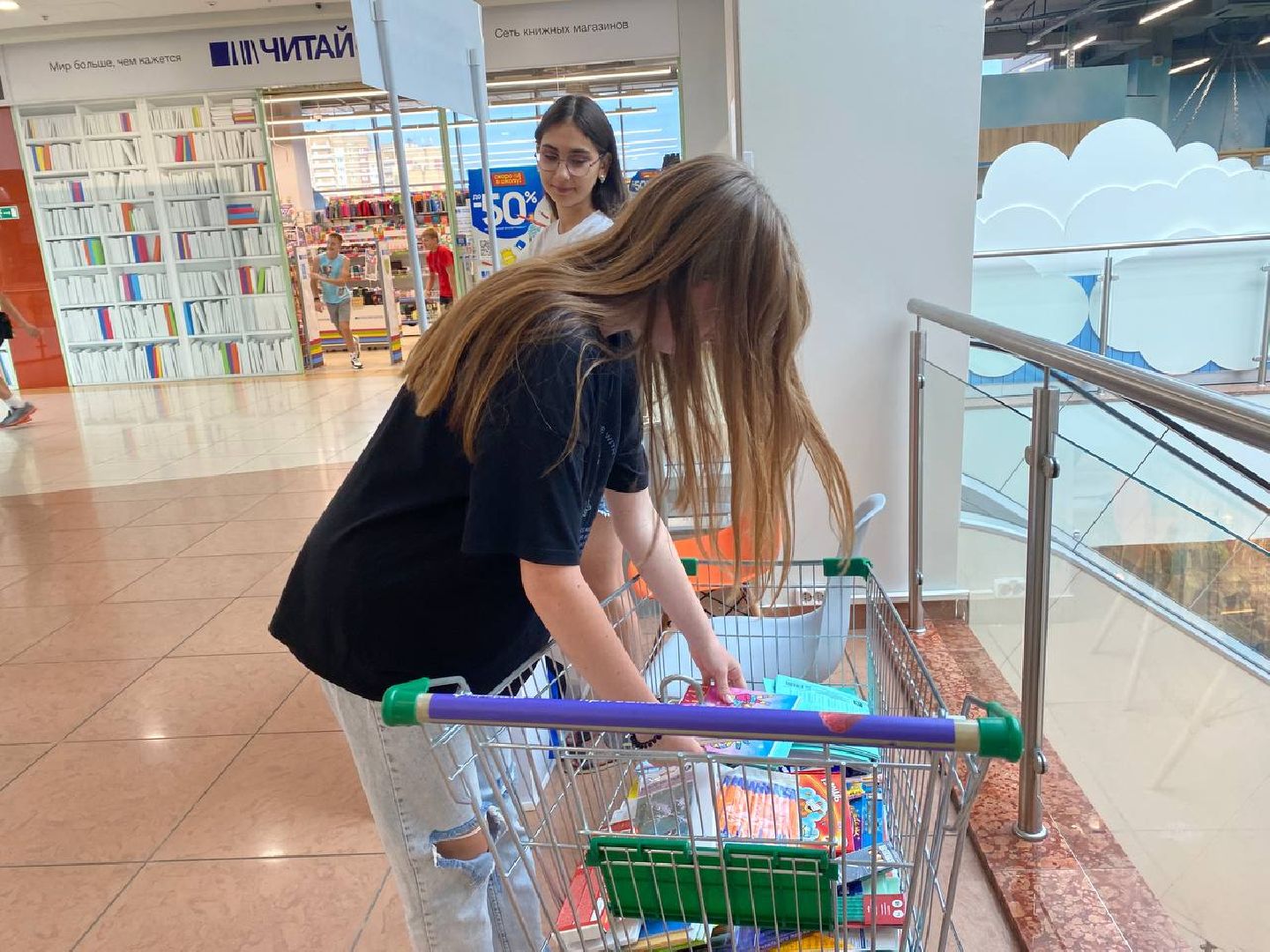 Чехов, волонтеры, акция, собери ребенка в школу, помощь