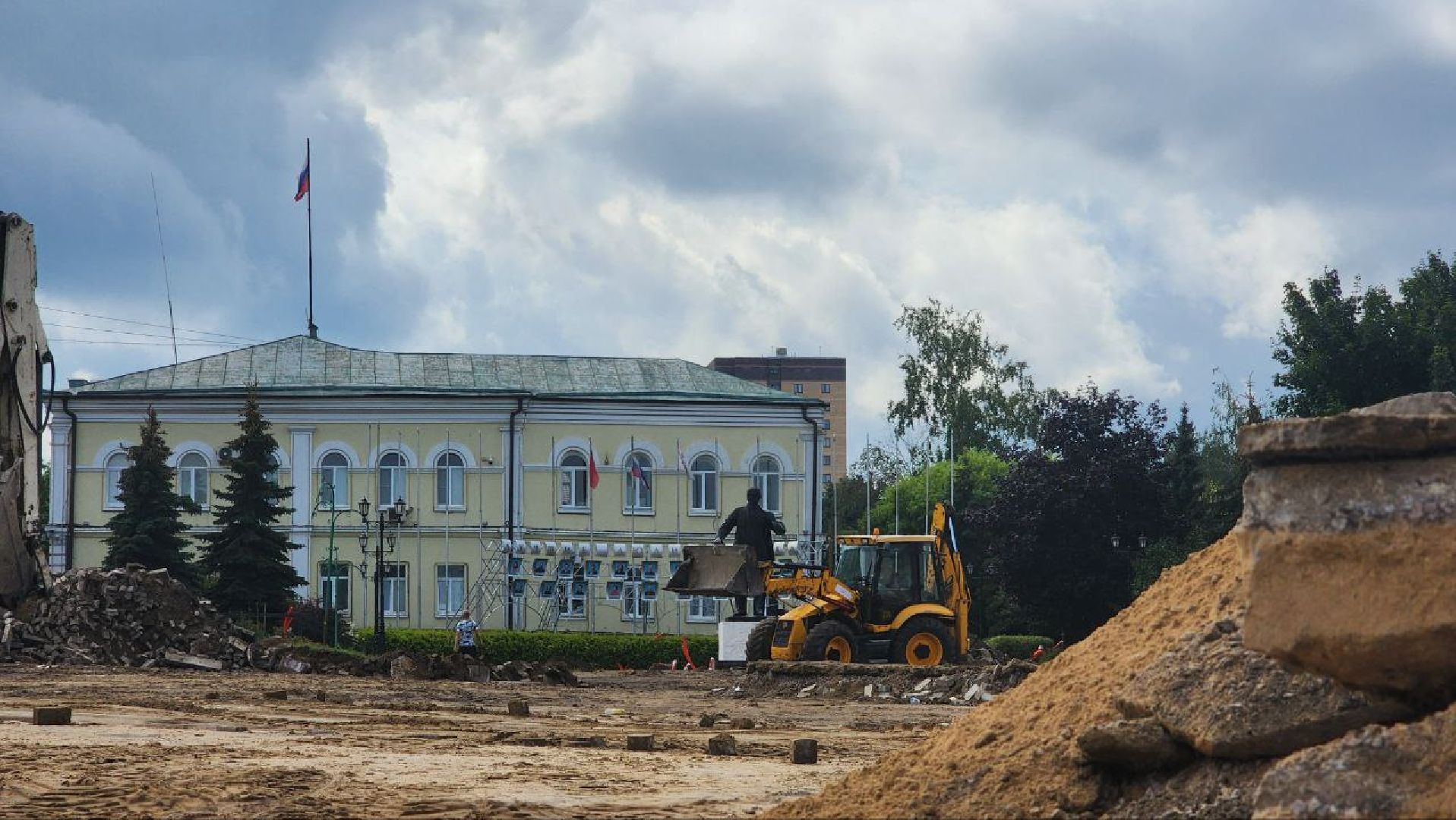 Дмитров, Советская площадь, Минблаго