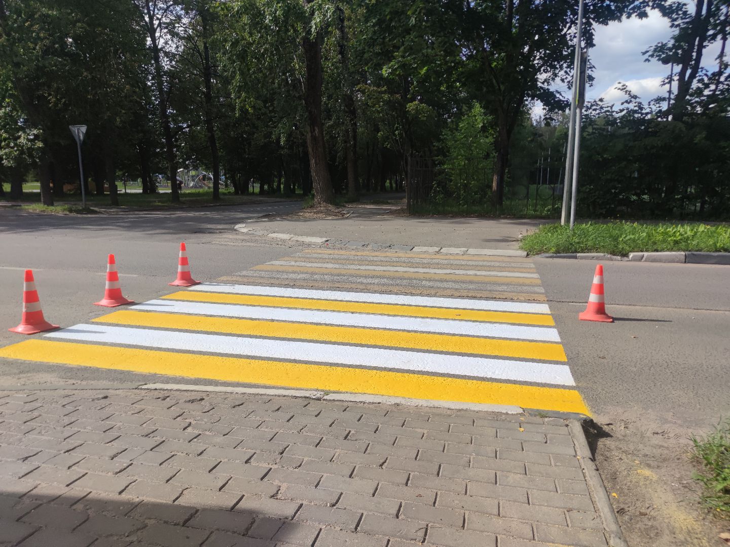 Пешеходный переход, разметка, дорога, Дубна