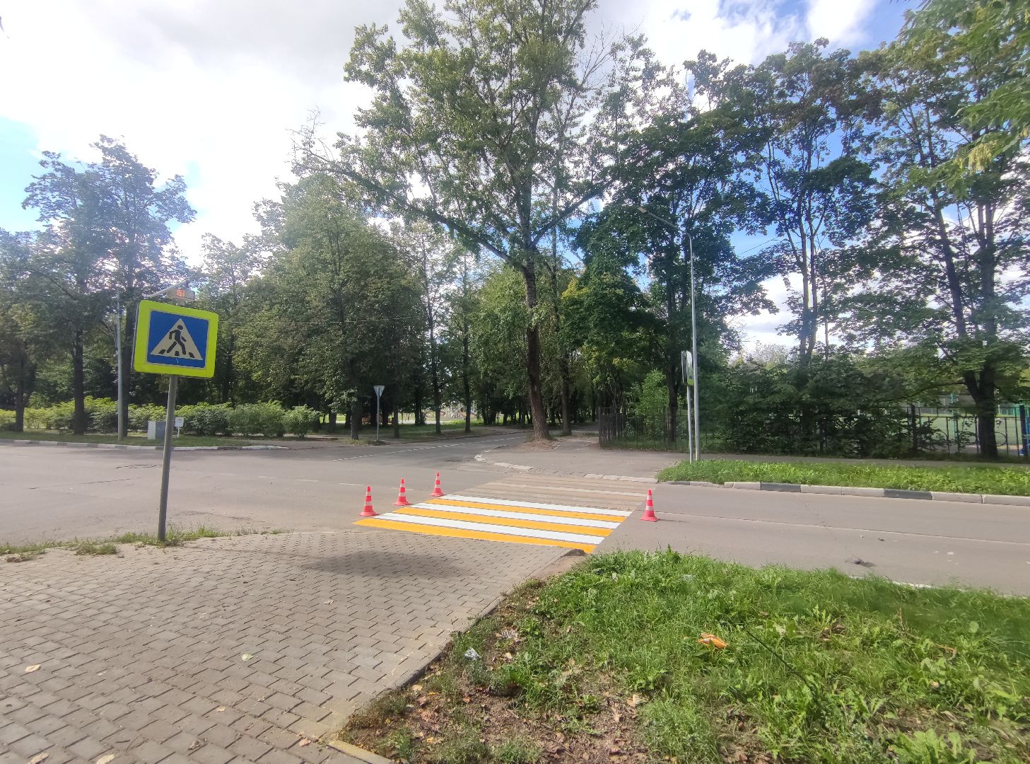 Пешеходный переход, разметка, дорога, Дубна