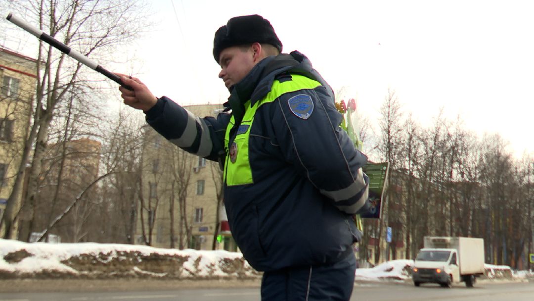 ГИБДД, Цветы для автоледи, женщина за рулем, нарушение, ПДД, водитель, Реутов