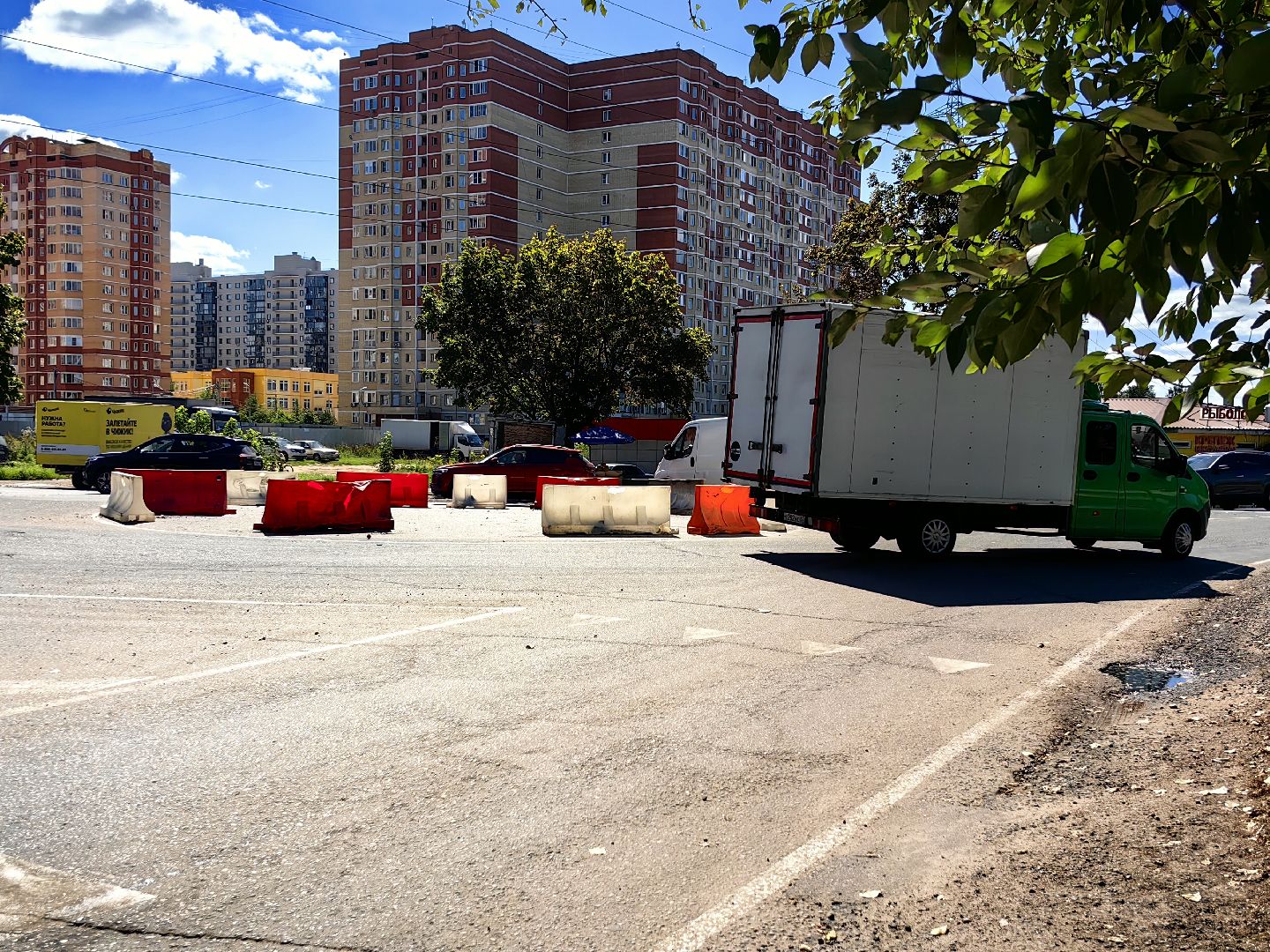 Знак, круговое движение, пробки, перекрёсток