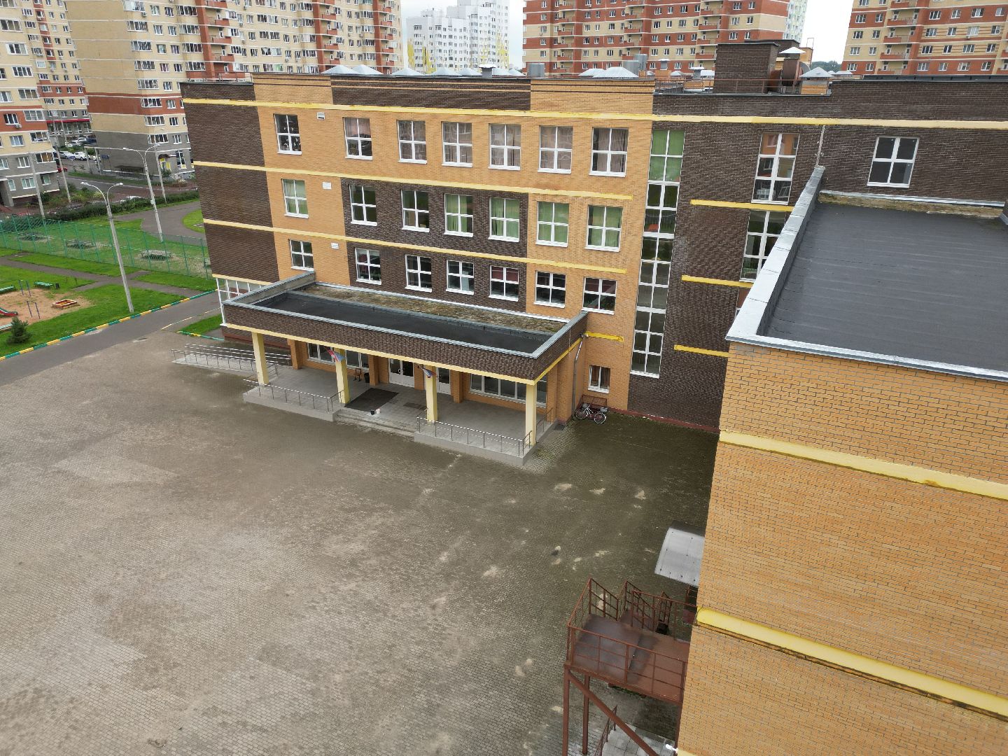 школа, дети, образование, видео с коптера,