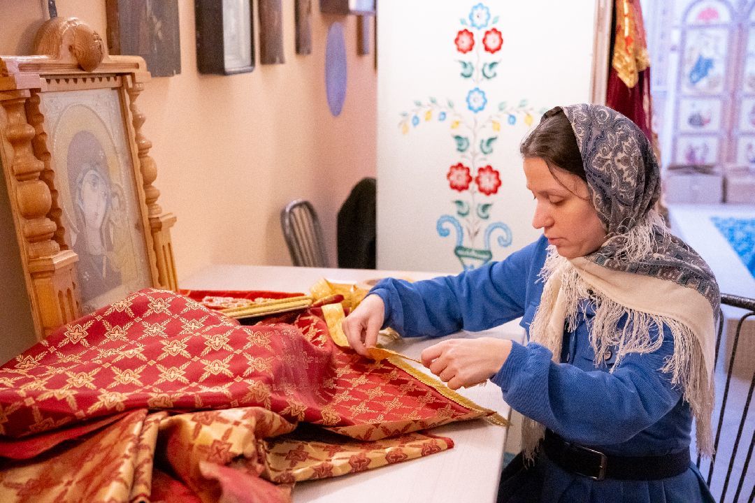 золотошвейка, Ликино-Дулево, женщина, Орехово-Зуево, благочиние, церковь, Орехово-Зуевский округ, швея