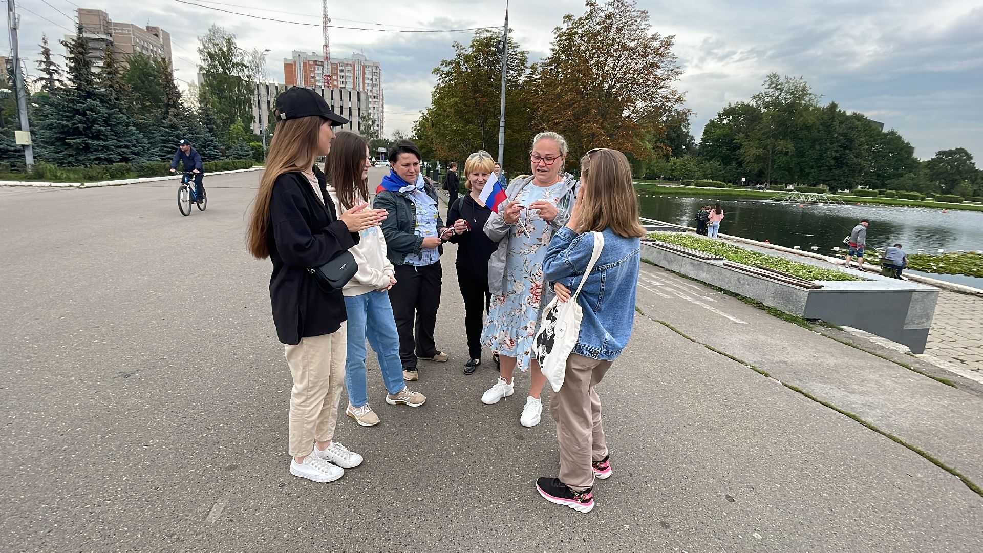 Одинцово, флаг, акция, общественная организация, мамина помощь, день флага, флаг, акция, сувенир, подарок, воспитание,
