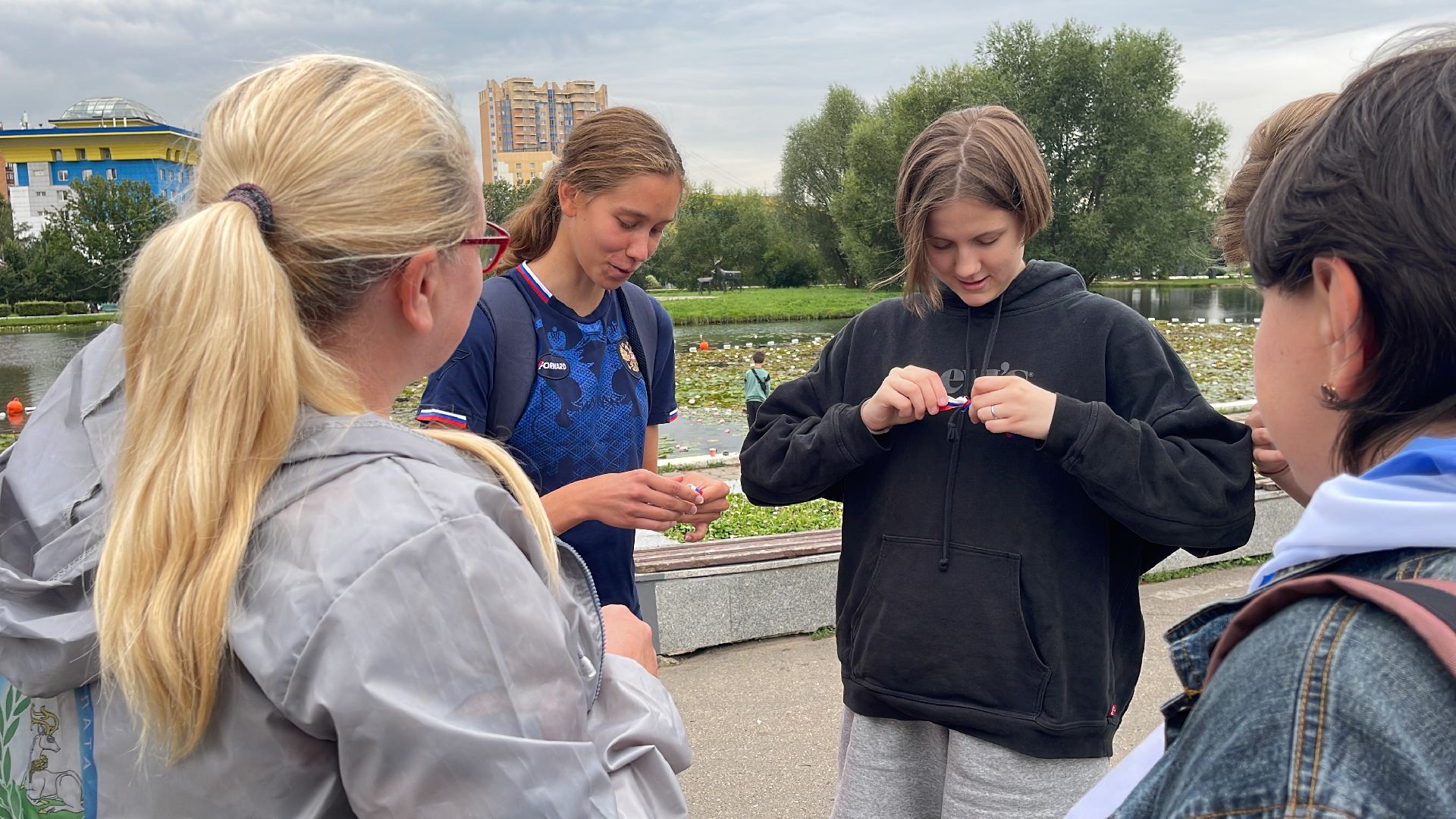 Одинцово, флаг, акция, общественная организация, мамина помощь, день флага, флаг, акция, сувенир, подарок, воспитание,