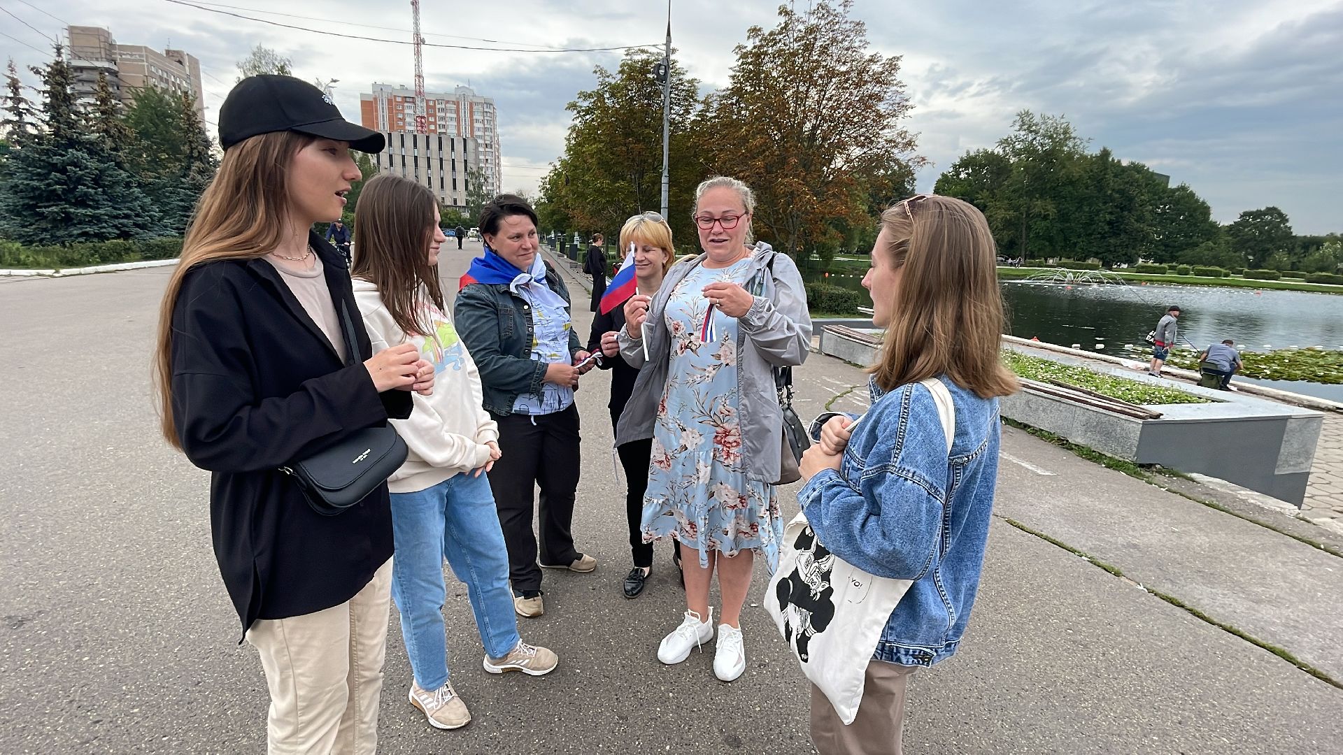 Одинцово, флаг, акция, общественная организация, мамина помощь, день флага, флаг, акция, сувенир, подарок, воспитание,