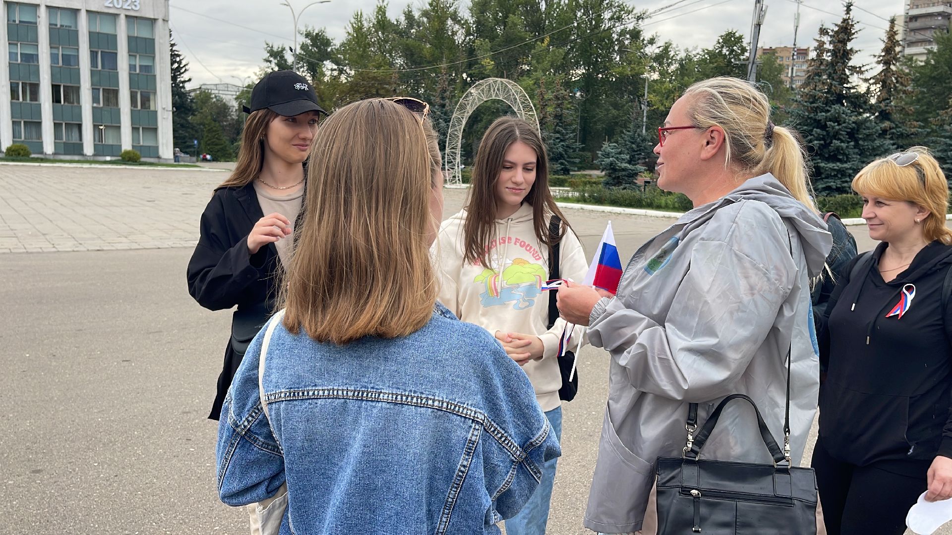 Одинцово, флаг, акция, общественная организация, мамина помощь, день флага, флаг, акция, сувенир, подарок, воспитание,