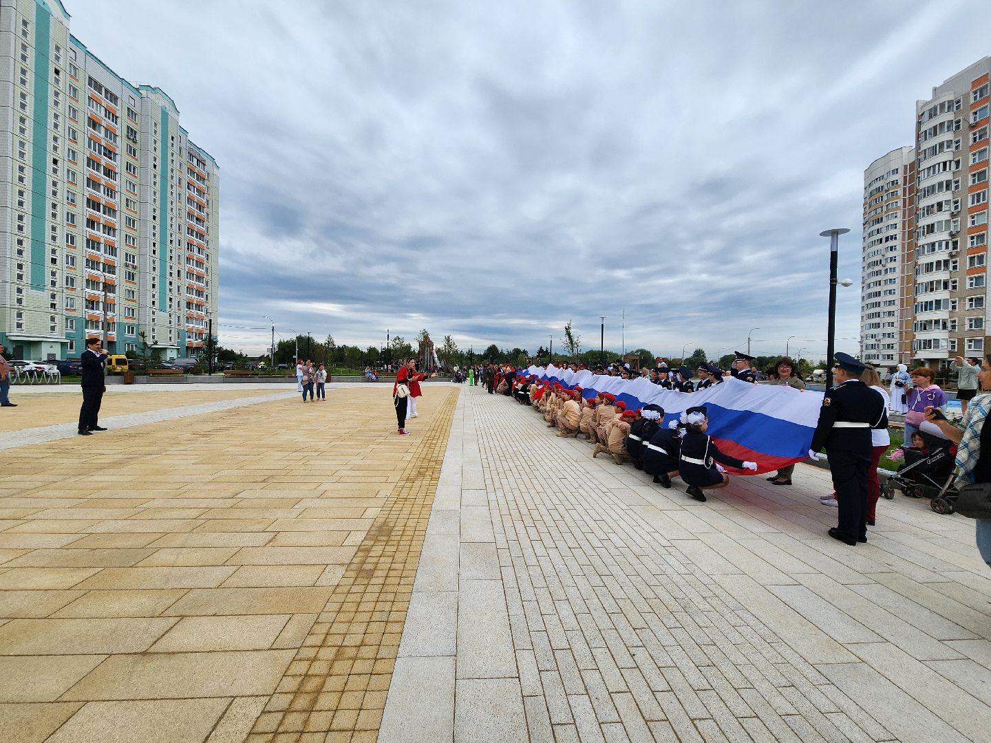 Подольск, флаг РФ, День государственного флага, праздник, акция, патриотизм, молодежь,