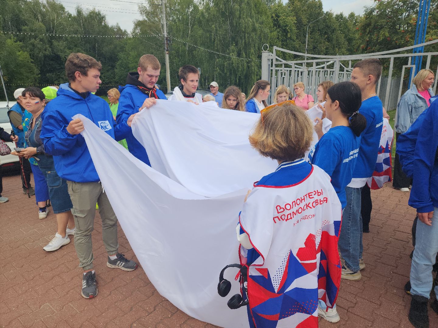Кашира, волонтёры, день государственного флага россии, акция, флешмоб, триколор
