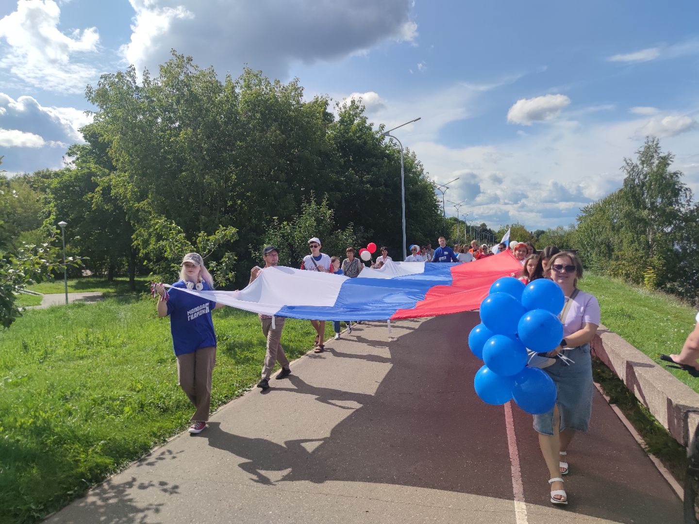 День российского флага, триколор, волонтеры, Дубна