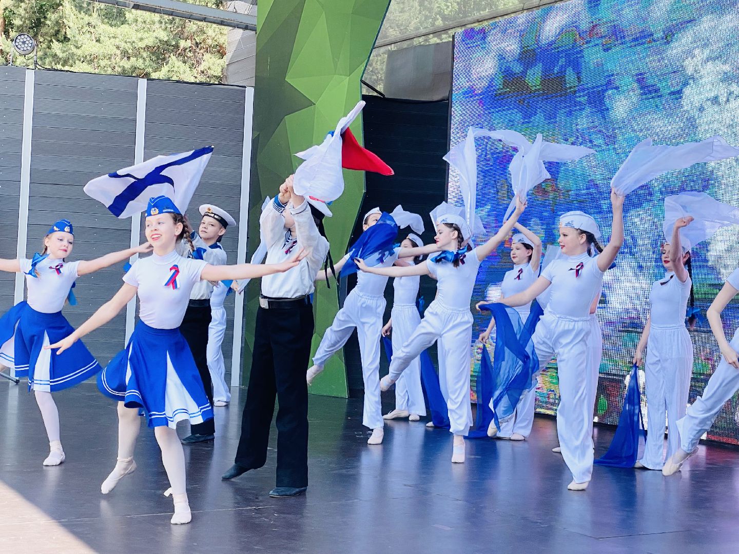 Домодедово, флаг россии, патриотизм, Российский триколор, выставка флагов, парк Елочки