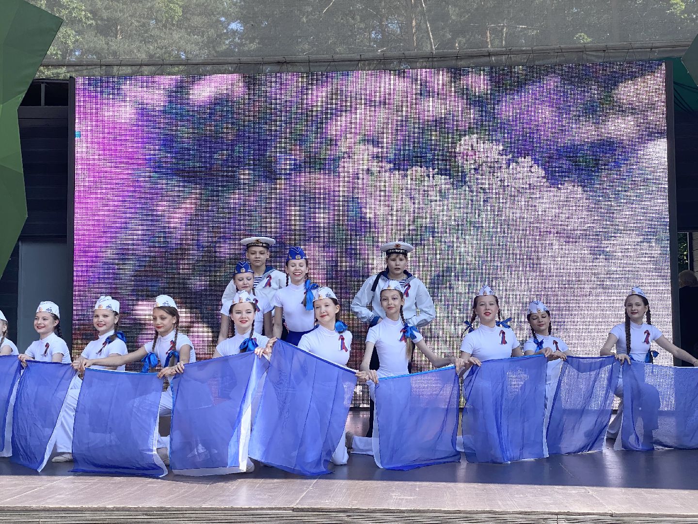 Домодедово, флаг россии, патриотизм, Российский триколор, выставка флагов, парк Елочки