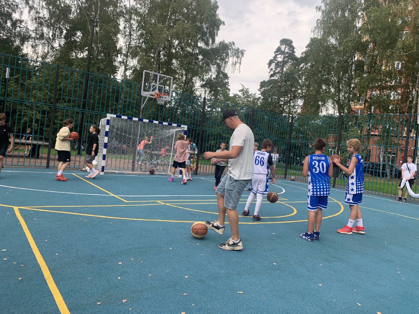 Балашиха, Подмосковье, благоустройство, берёзовая роща, сквер, день флага России, спортплощадка