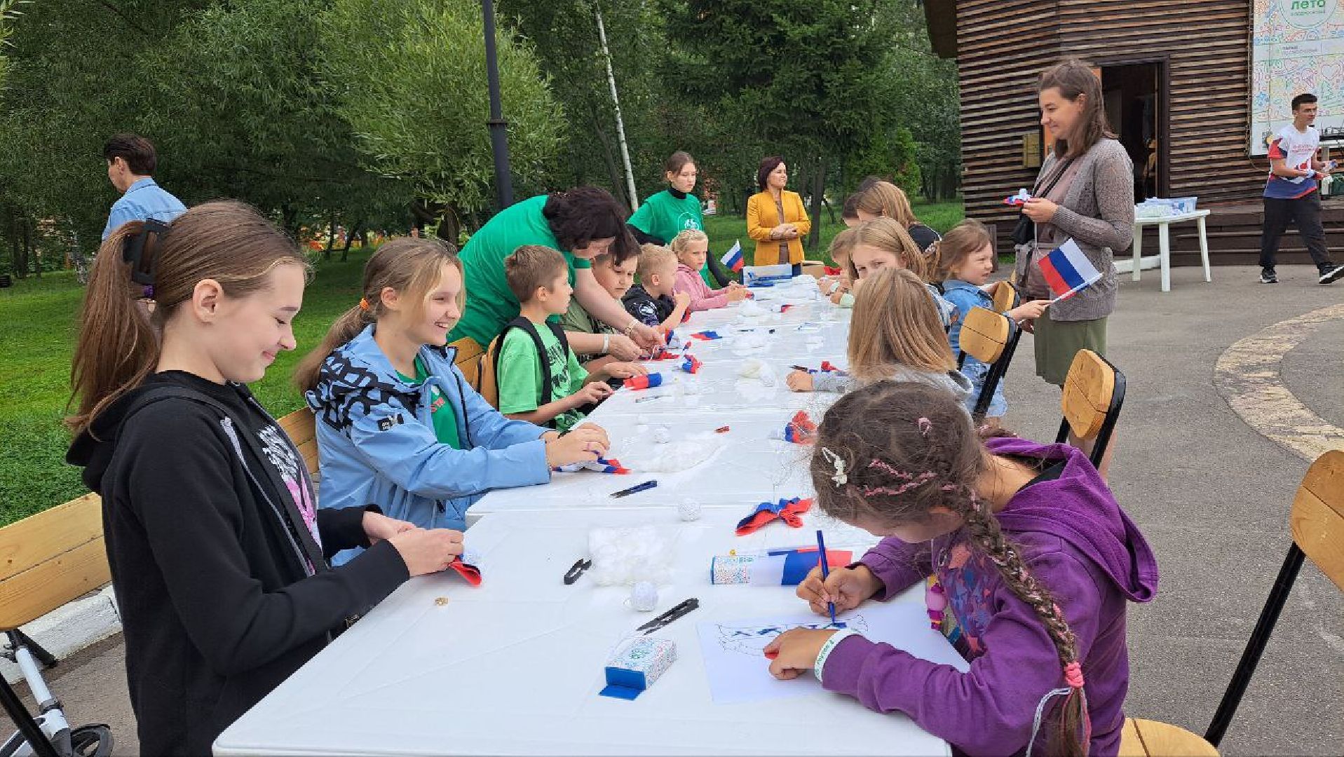 Реутов, День флага, мероприятия, мастер-классы, каллиграфия, танцы