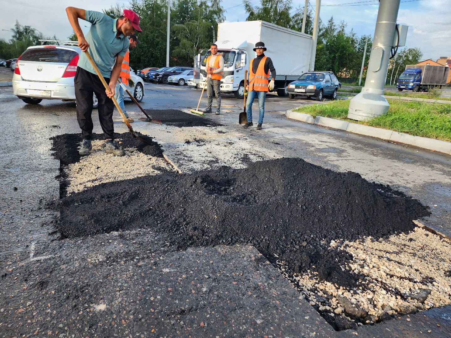 Домодедово, Подмосковье, улица Текстильщиков, ремонт дорог, ямочный ремонт, дорожное покрытие, качественные дороги