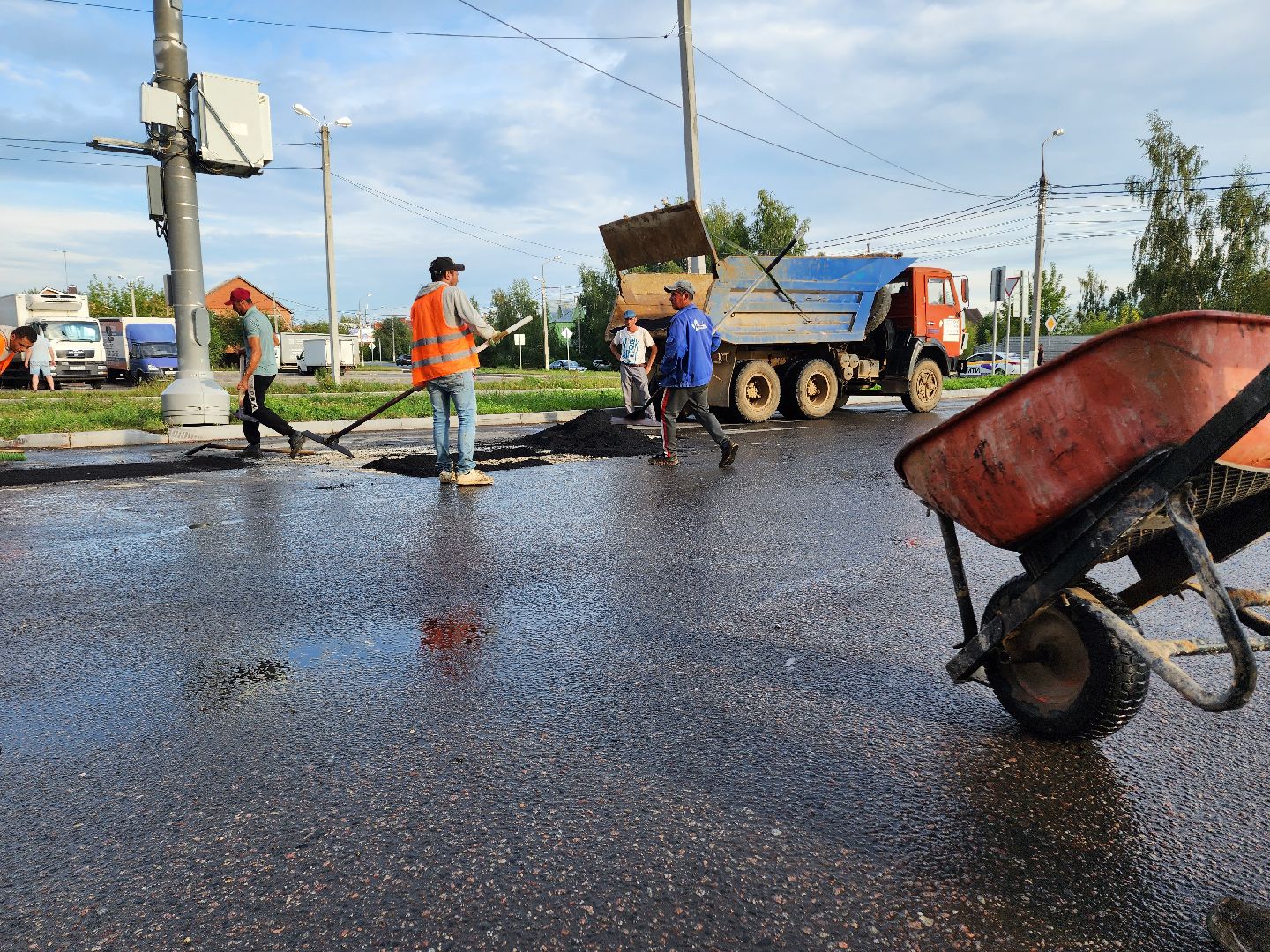 Домодедово, Подмосковье, улица Текстильщиков, ремонт дорог, ямочный ремонт, дорожное покрытие, качественные дороги