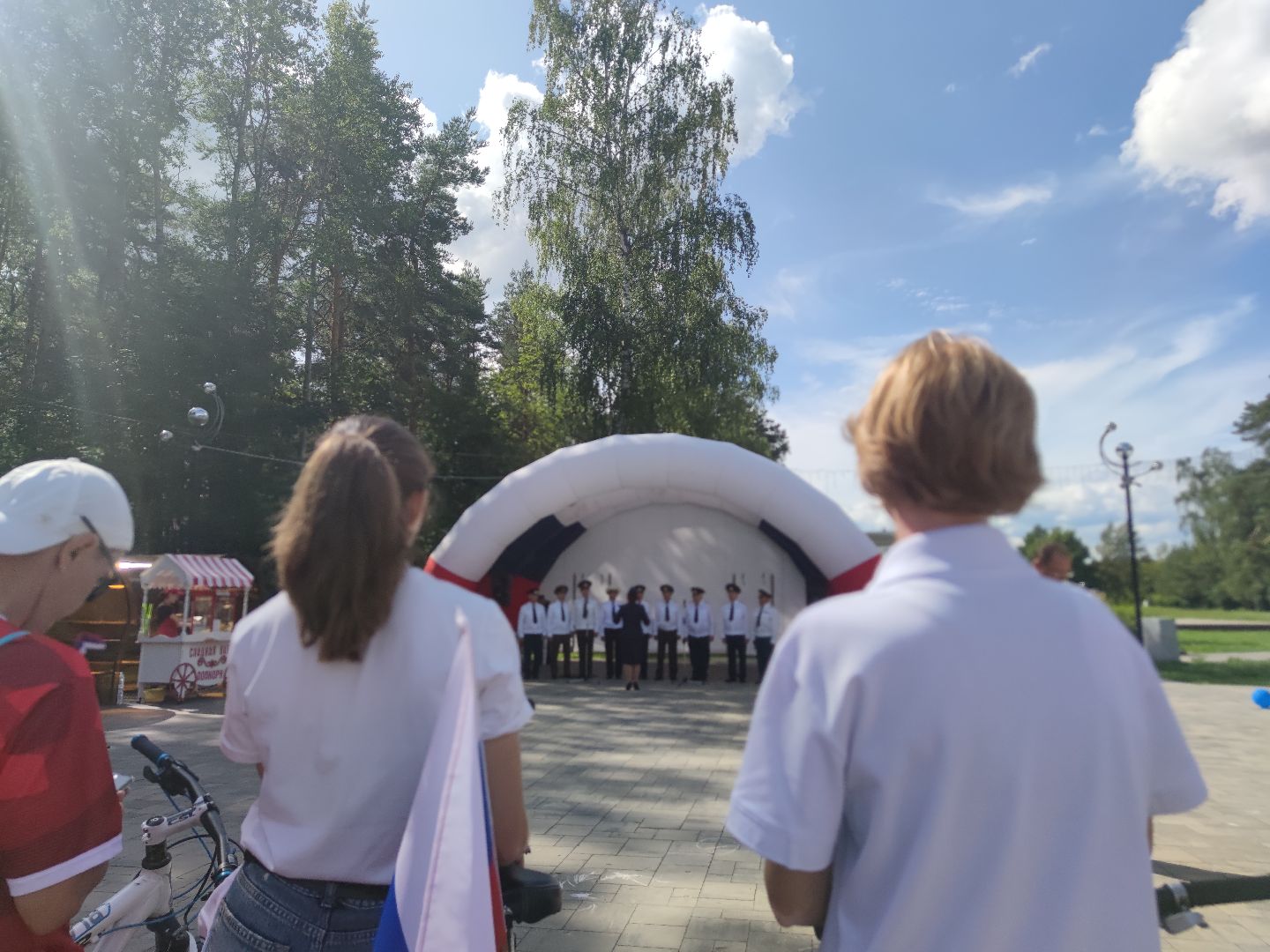 день российского флага, праздник, акция, Молодая Гвардия Подмосковья, Волонтеры Подмосковья, Дубна