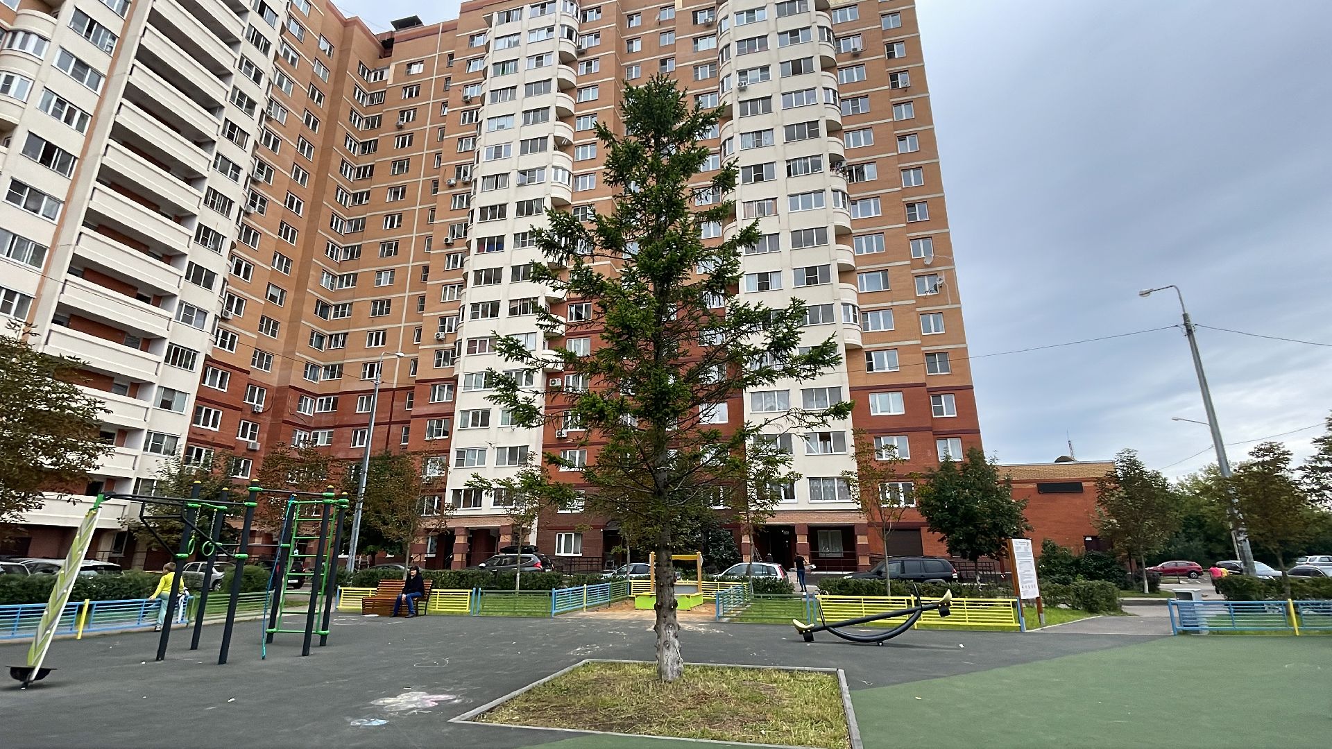 Голицыно, Одинцово, благоустройство, детская площадка, ёлка, качели, горка,